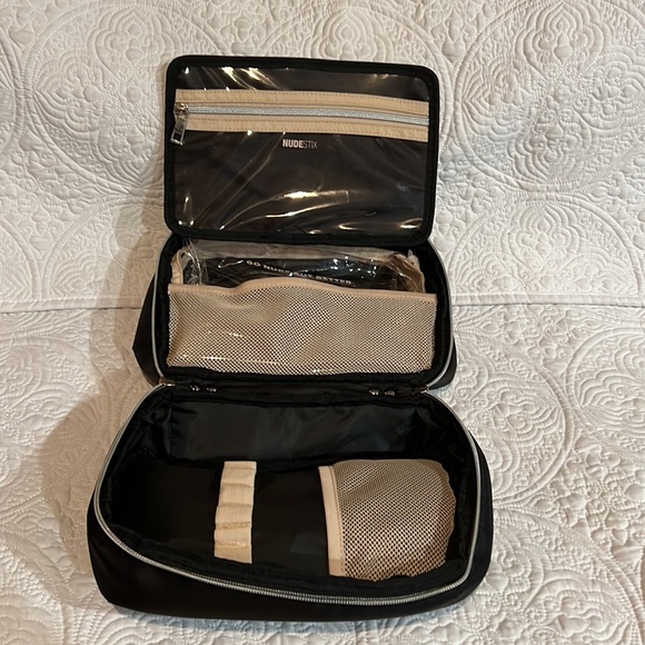 NUDESTIX HANGING COSMETIC CASE, NWT - Picture 10 of 16